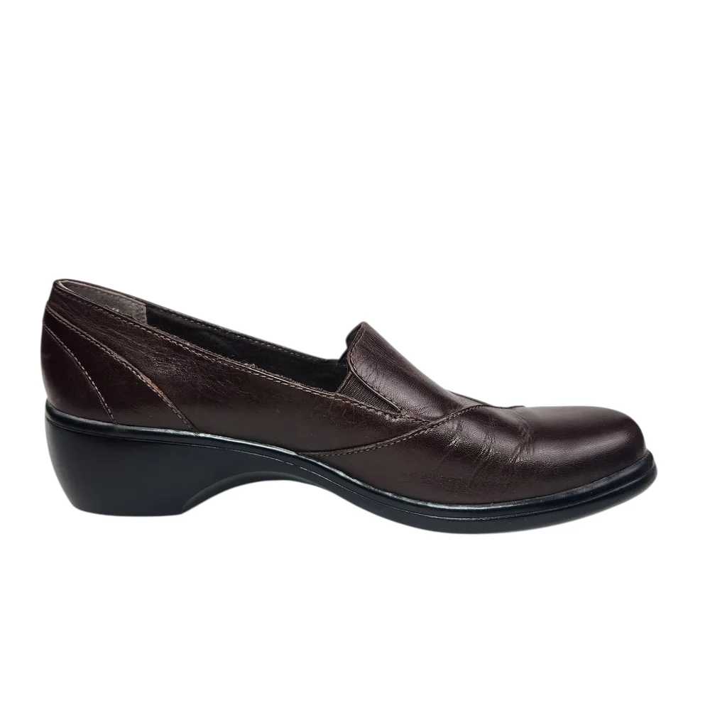 Clarks Women's 10M Brown Leather Slip-On Loafers Comfort Preppy Academia Casual